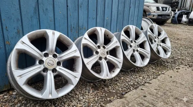 Nissan Navara D40 alloy rims x4