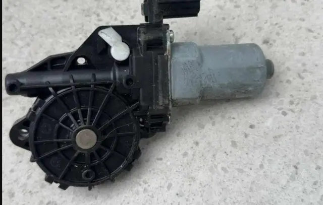 Toyota Hilux Surf  front wiper motor