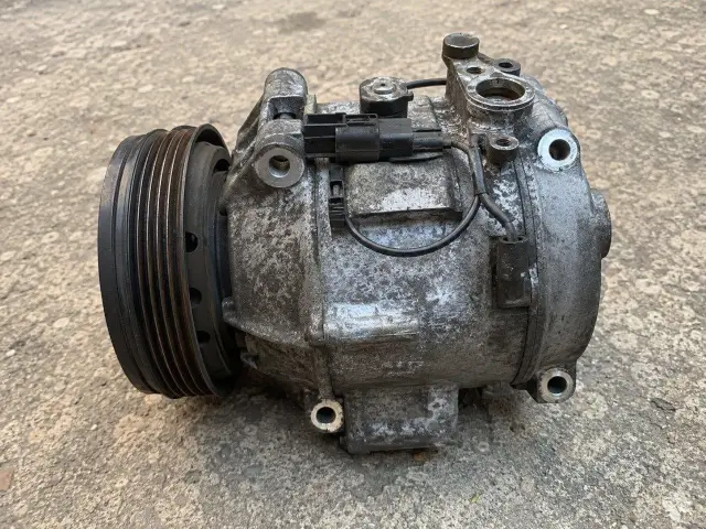Mitsubishi Colt AC compressor