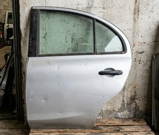 2014 Nissan March rear right door