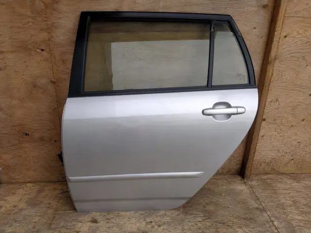 2005 toyota fielder rear door E120