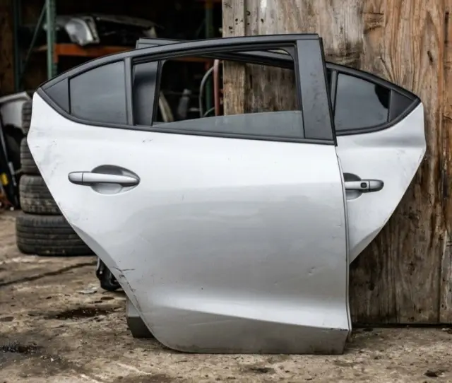 2014 Mazda Axela rear right door for sale (Silver)