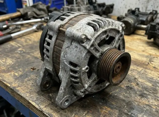 Nissan Caravan E25 alternator for sale